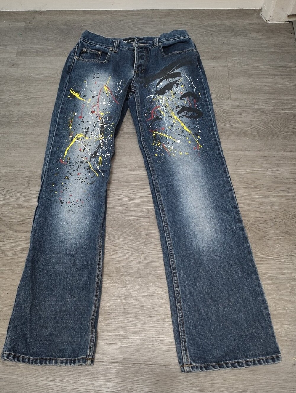 VTG Express Jeans Women's Paint Splatter Face Silhouette Straight Leg Button Fly